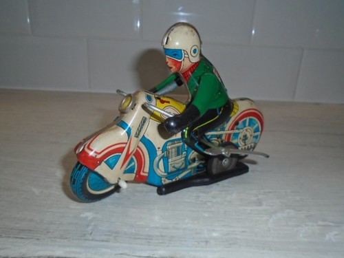 Vintage tinplate clockwork - tinplate,