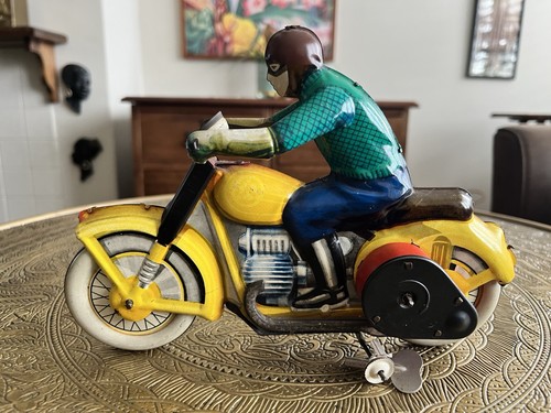 Vintage tin wind - tin, wind-up