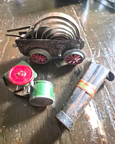 Vintage clockwork wind - clockwork, wind-up