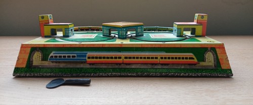 Vintage tinplate clockwork - vintage,