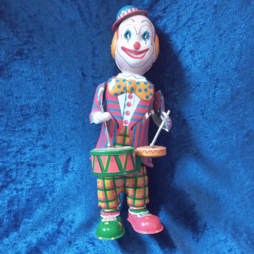 Vintage style tinplate - style, wind