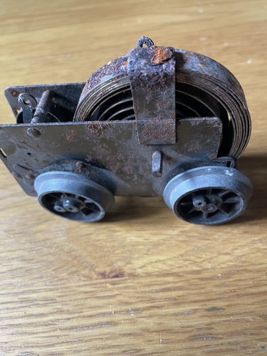 Hornby wind locomotive - up,