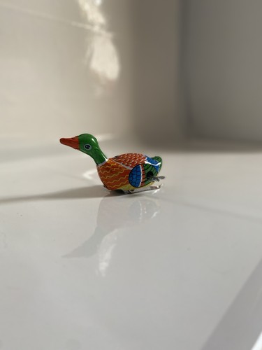 Vintage style wind tin duck - style,