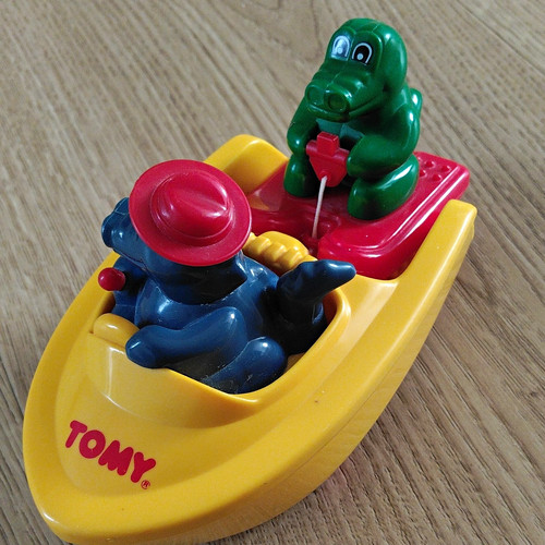 Tomy vintage clockwork wind - tomy, clockwork/wind-up
